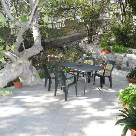 Fuer 4 Personen- 100m Vom Entfernt By Interhome Crikvenica