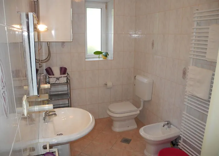 Fuer 4 Personen- 100m Vom Entfernt By Interhome Apartman Crikvenica