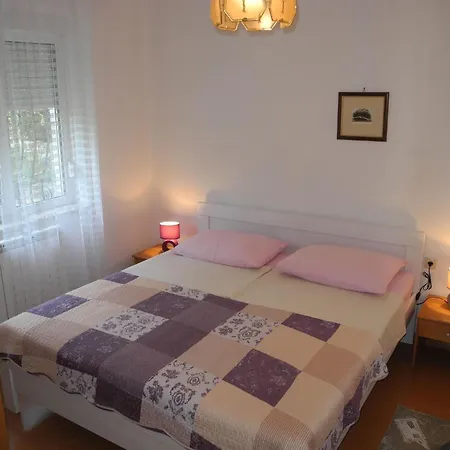 Apartment Fuer 4 Personen- 100m Vom Entfernt By Interhome Crikvenica