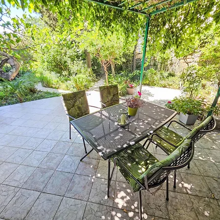 Fuer 4 Personen- 100m Vom Entfernt By Interhome Appartement Crikvenica