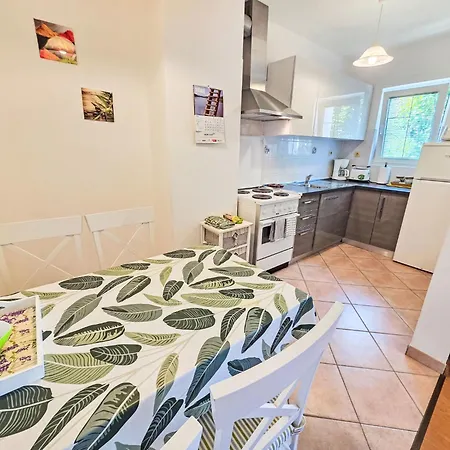 Fuer 4 Personen- 100m Vom Entfernt By Interhome Апартаменты *