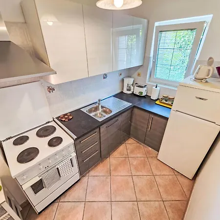 Апартаменты Fuer 4 Personen- 100m Vom Entfernt By Interhome *
