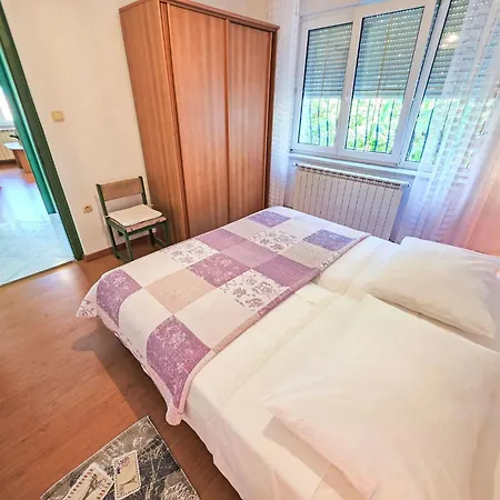 Fuer 4 Personen- 100m Vom Entfernt By Interhome *