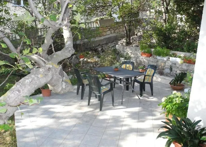 Fuer 4 Personen- 100m Vom Entfernt By Interhome Crikvenica